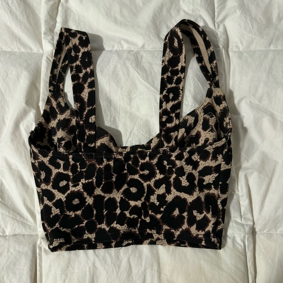 Pretty Little Thing Leopard Top - Picture 3 of 4